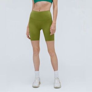 Everlane The Perform Bike Short